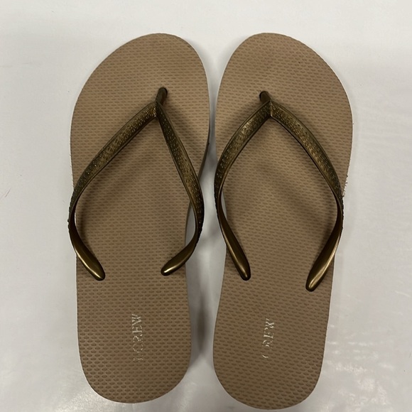 J Crew Skinny Wedge Flip Flop Gold - Picture 2 of 6